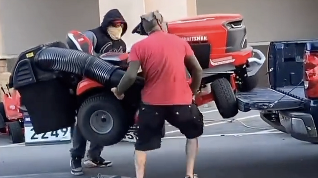 Watch: Thugs take their time stealing riding lawnmower from Lowes, because it's America 2023 and who's gonna stop them?