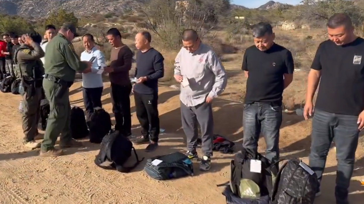 Watch: 168 Migrants Cross Southern Border Into California... Who Are All Chinese And Carrying Brand New Suitcases