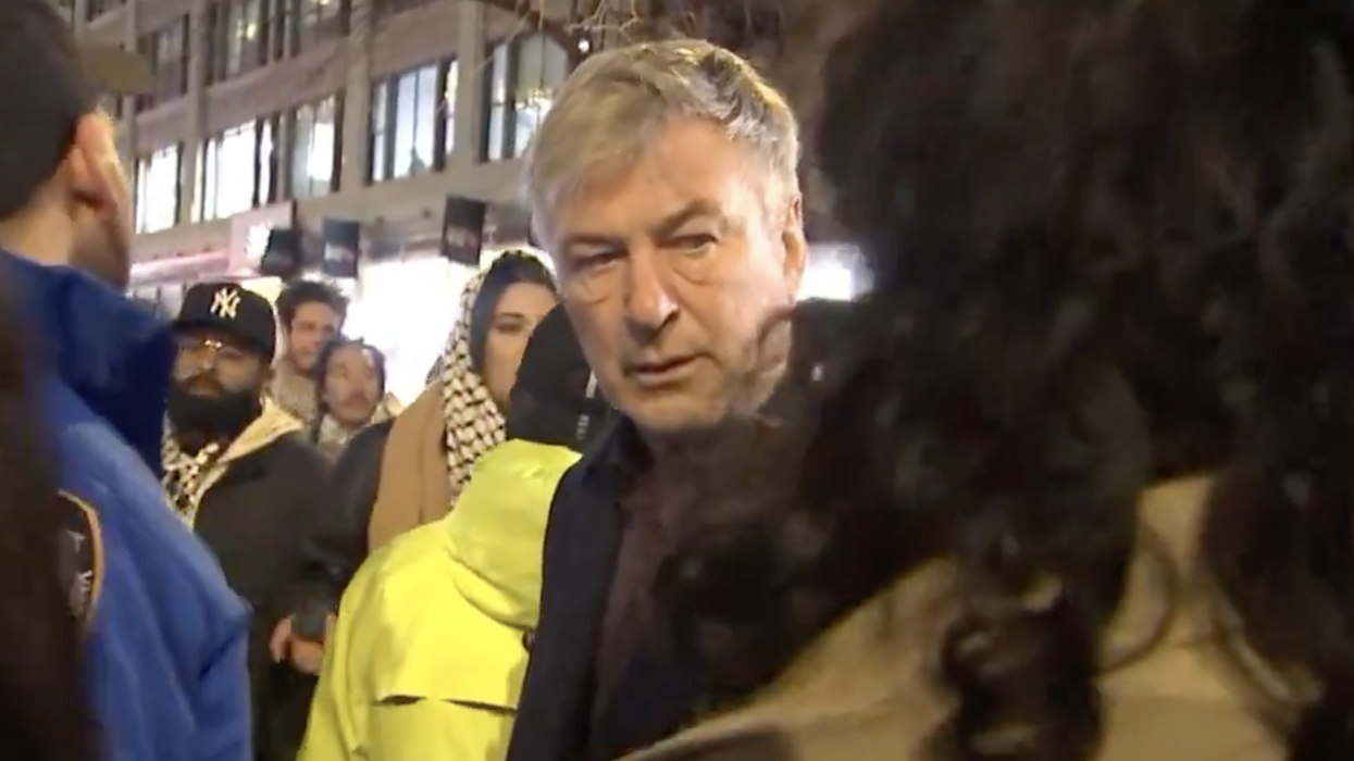 Watch: Alec Baldwin gets confronted by pro-Hamas protestors, they manage to make HIM look like the good guy
