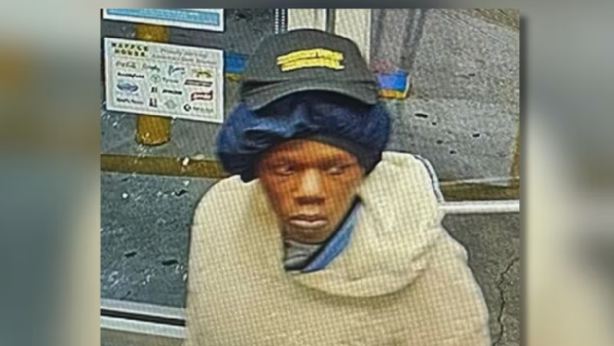 Woman Pretends To Be Waffle House Employee, No One Noticed For Hours Until She Started Stealing