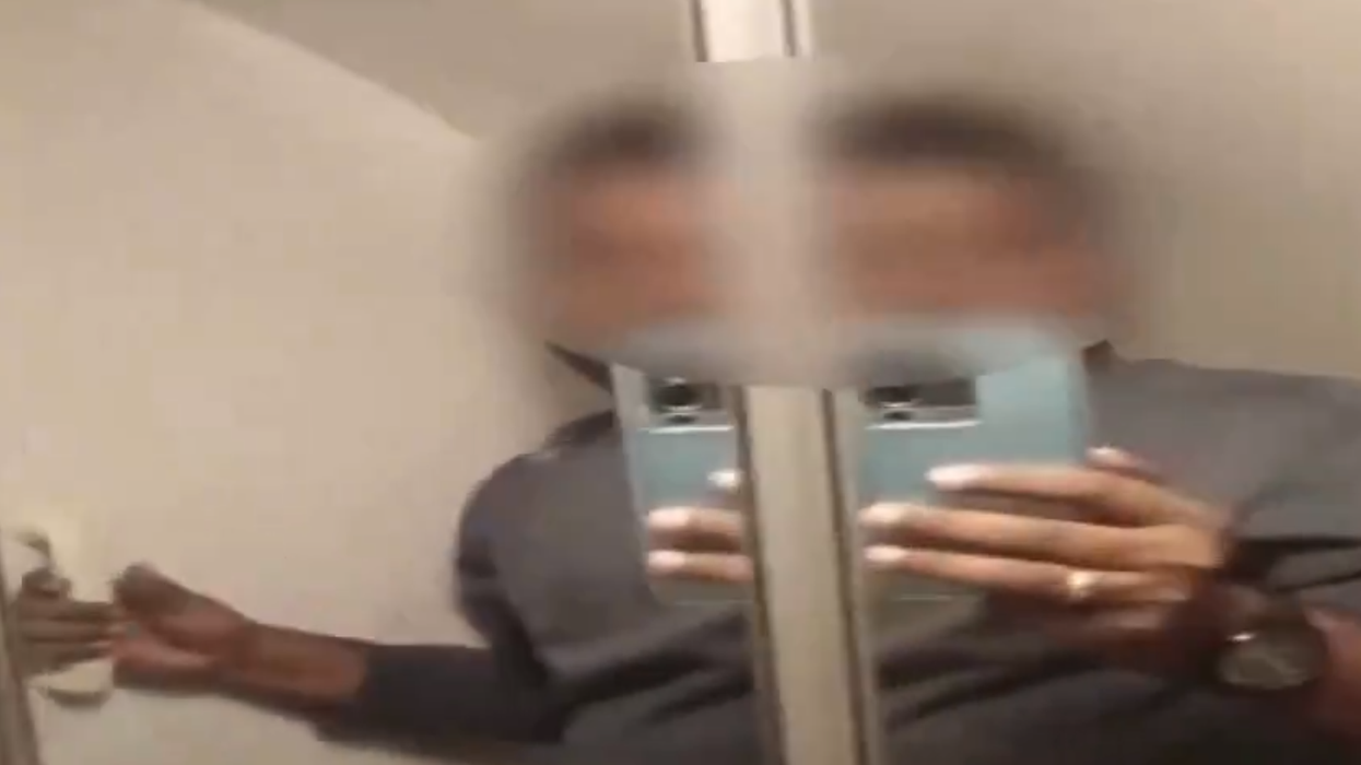 Crew Fails To Rescue Passenger Stuck In Airplane Bathroom, Tells Him To Sit On Toilet For Landing