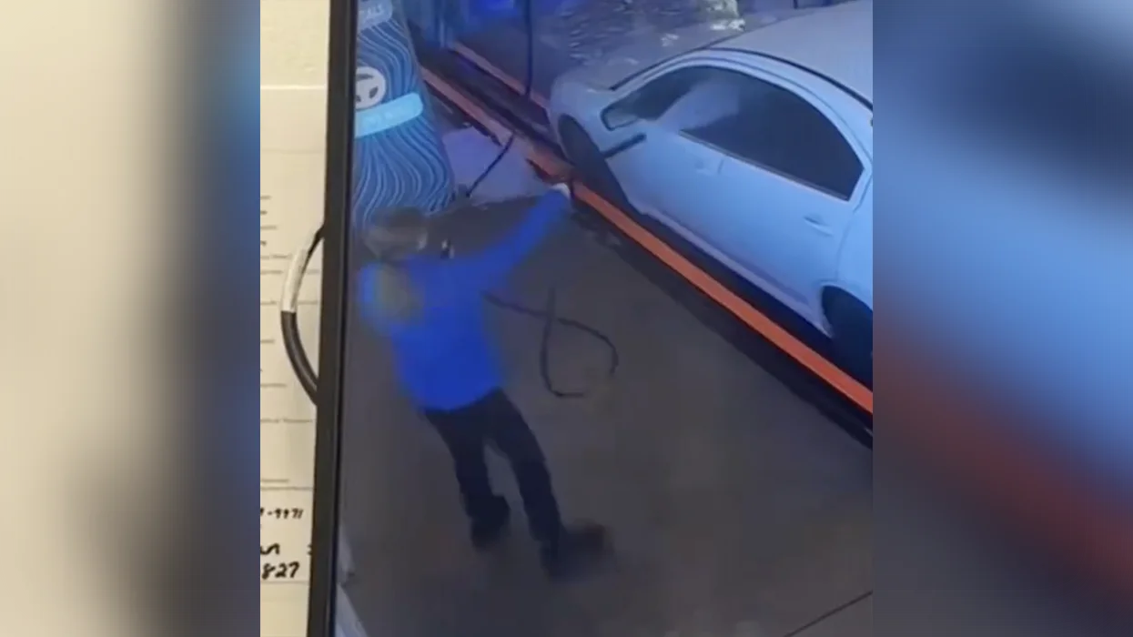 Watch: Rude customer messes around, finds out when teen blasts them in the face with a power hose