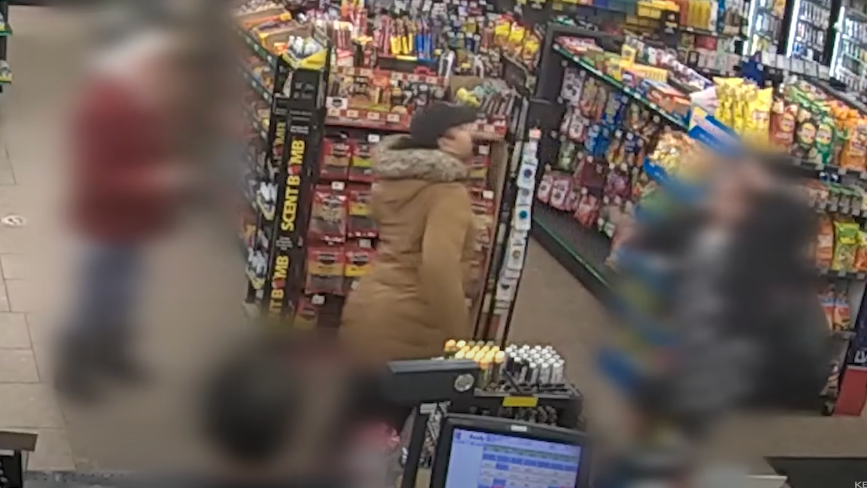 Women Caught On Video Attacking Two Innocent Customers While The Child She Was With Traumatically Cries And Begs Her To Stop