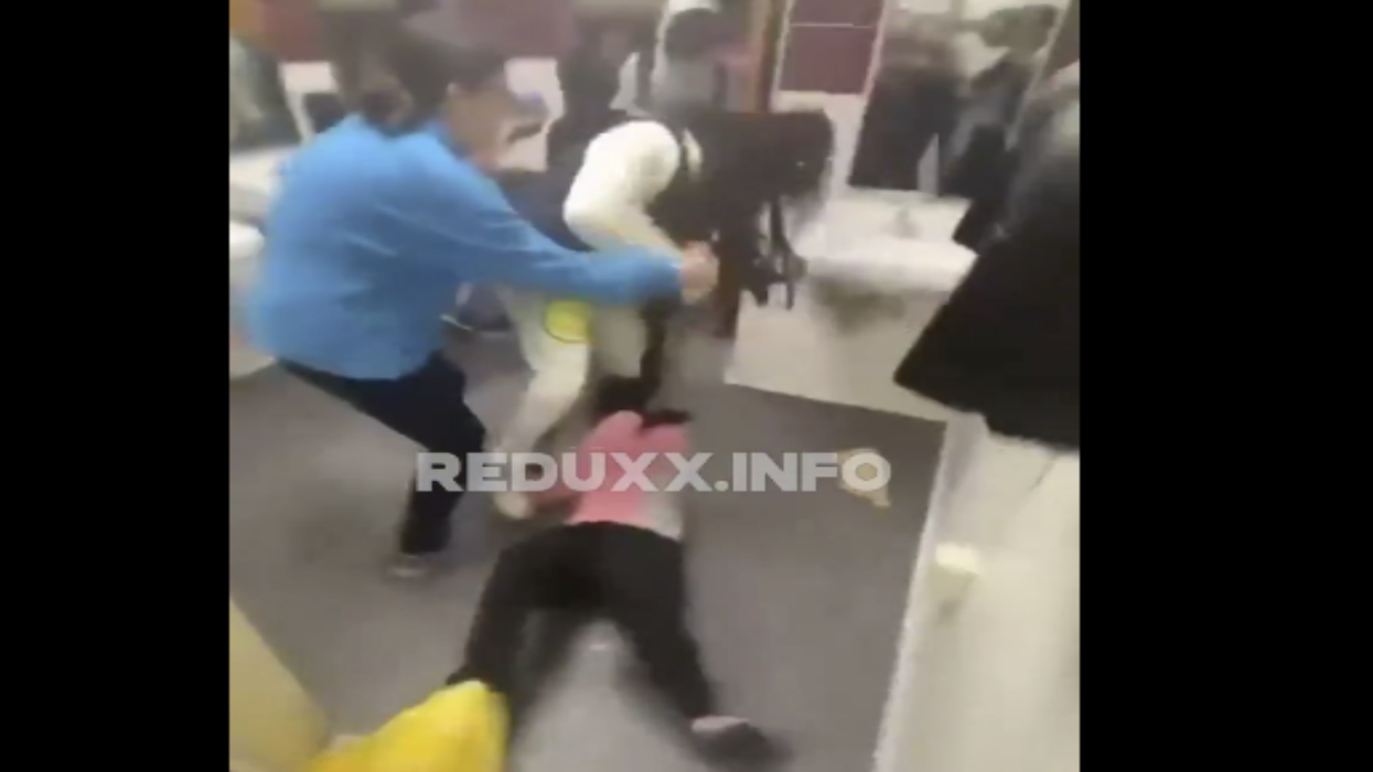 Video captures trans student (aka, a boy) viciously attacks teen girl in high school bathroom before dragging her by her hair