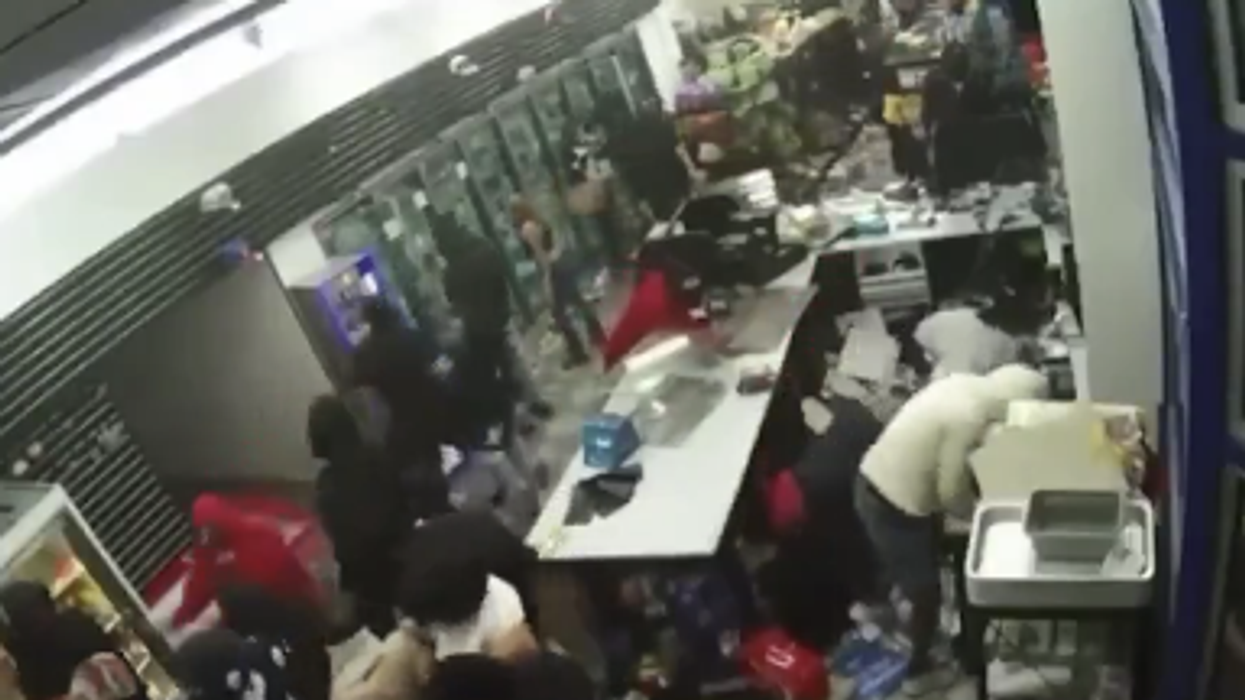 Police take NINE HOURS to respond to mob of 100 Looters ransacking progressive city gas station