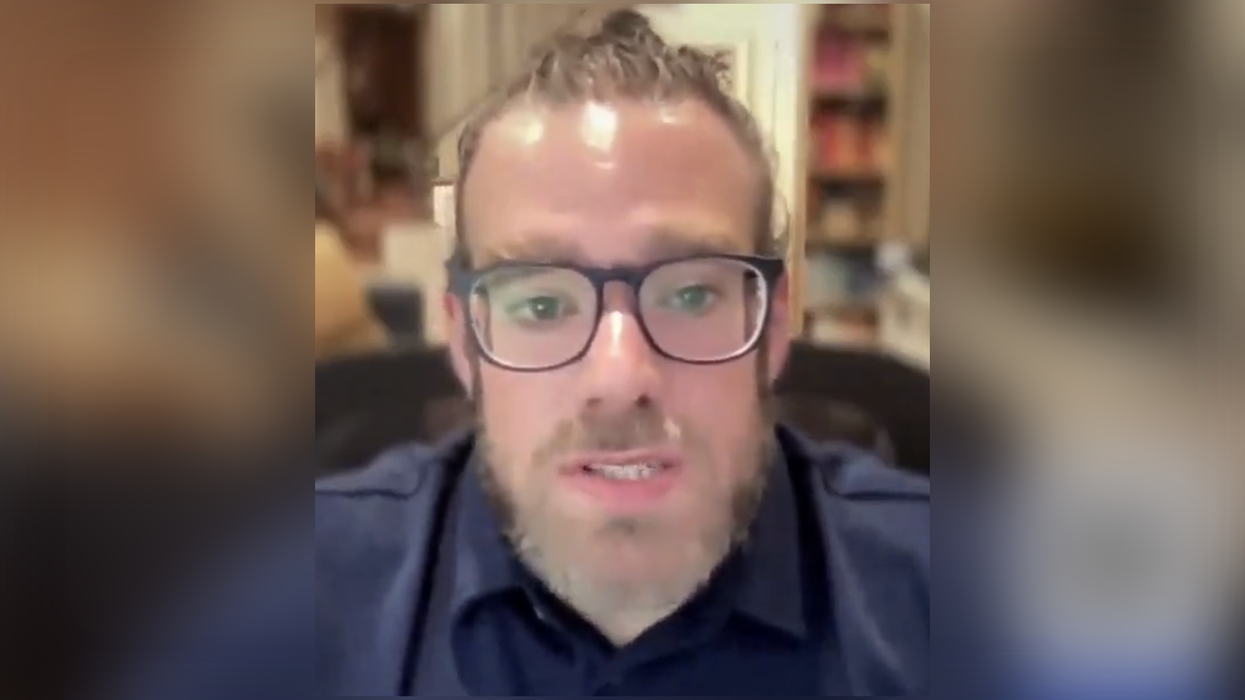 Watch: "White Dudes" embarrass themselves for Kamala, beats "White Women" in biggest Harris cringe-fest