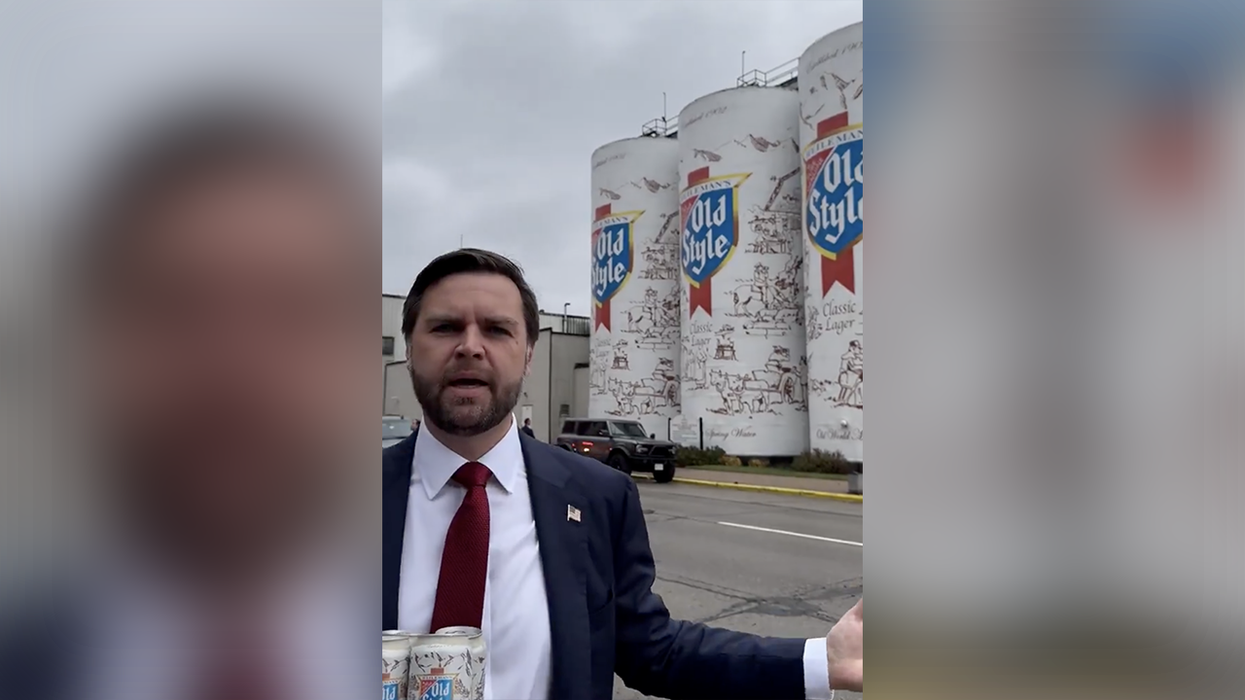 JD Vance makes the PERFECT closing argument to vote Trump, and it involves beer