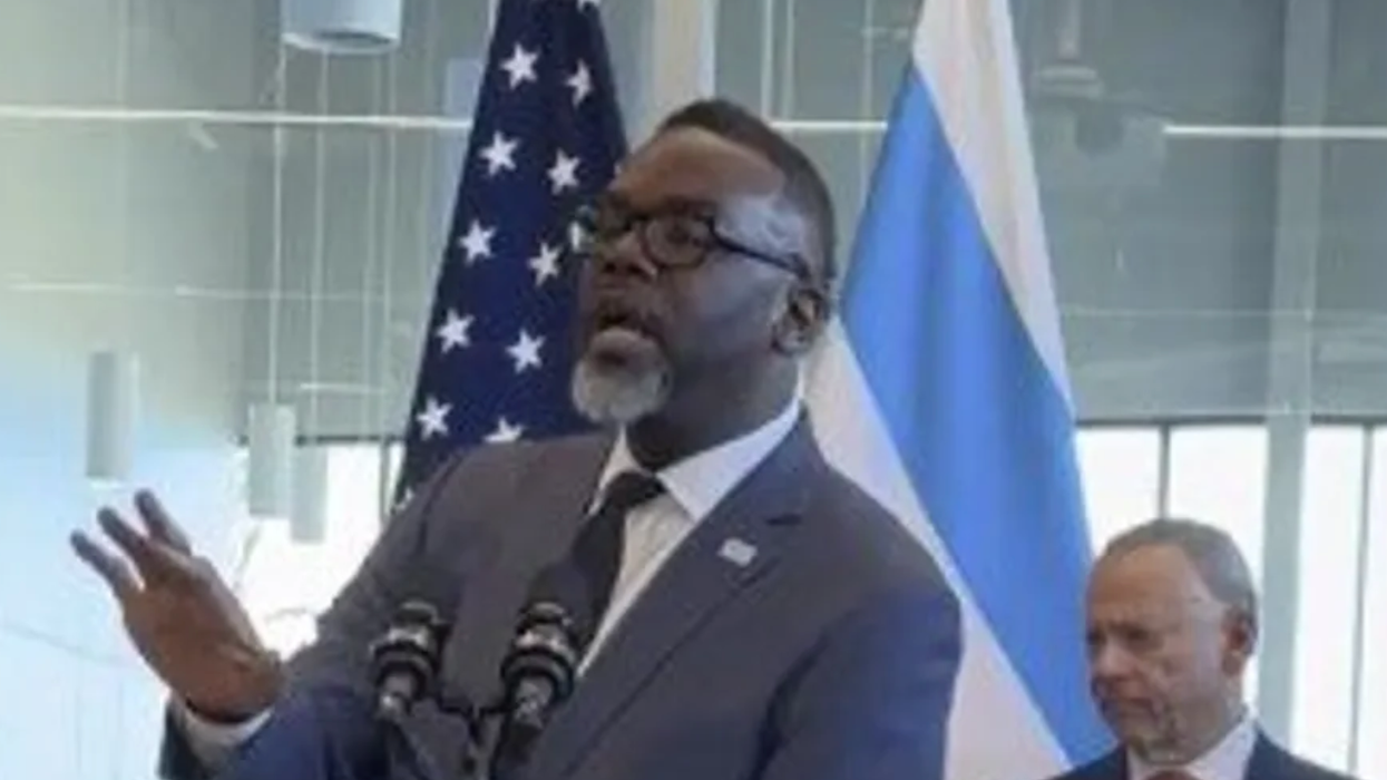 Watch: Woke Chicago Mayor defends illegal immigrants while... blasting dead slave owners?!