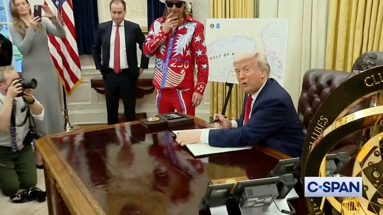 "Did Biden do news conferences like this?": Fox News reporter drops hilarious zinger during Donald Trump and Kid Rock event