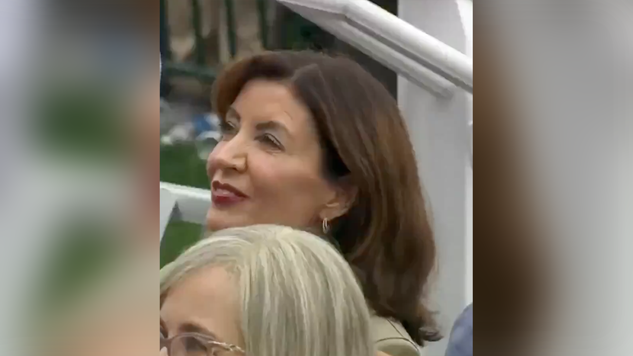 Golf fans unmercifully boo New York's unpopular governor out of the Ryder Cup, and you love to see it