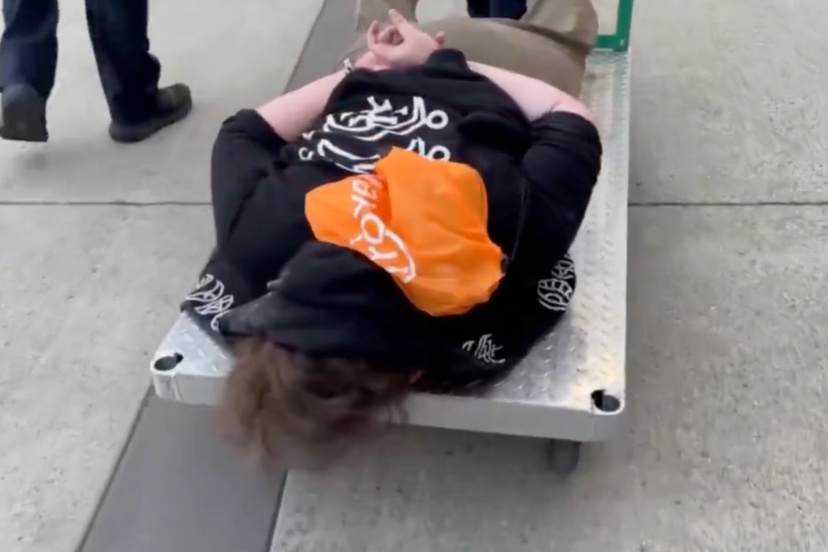 Portland Antifa doofus refused to walk and comply with ICE, so they had to improvise...with a hand cart