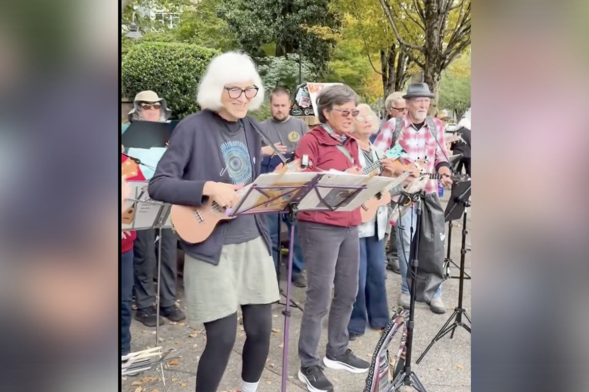 Democrat congresswoman leads boomers in cringe singalong to claim Portland isn't a war zone