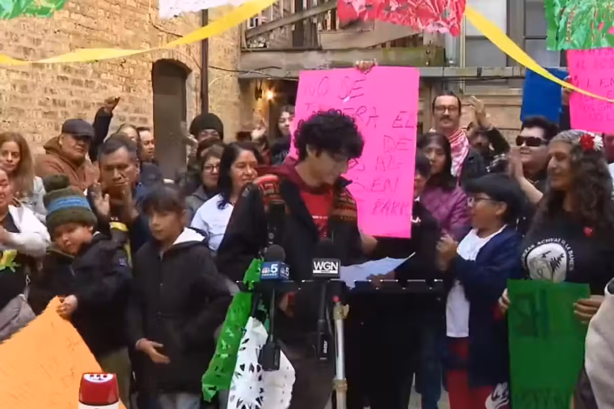 Amid ICE raids in Chicago, inner city tenants say it's unfair that their rent is going up, so they're unionizing