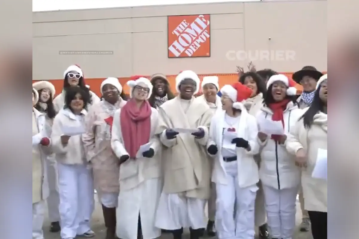 Leftist theater kids are at it again, harassing Home Depot customers with song to protest Trump's deportations