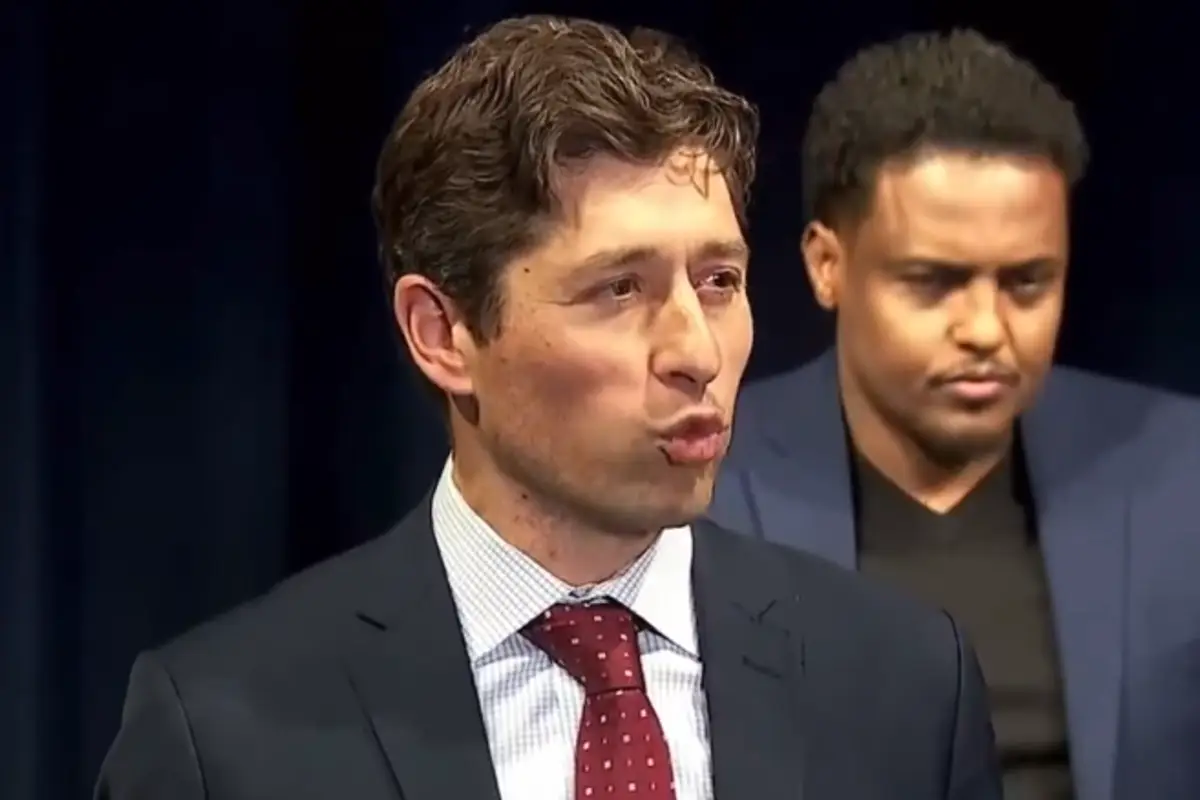 American mayor has to speak in foreign language to communicate, claims Trump is "not American"