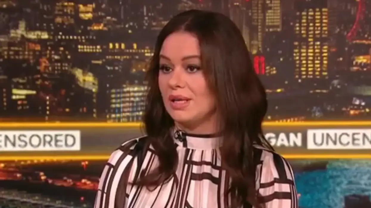 Mom arrested for calling man who assaulted her a gay slur speaks out, cops stormed her home while she was taking a bath