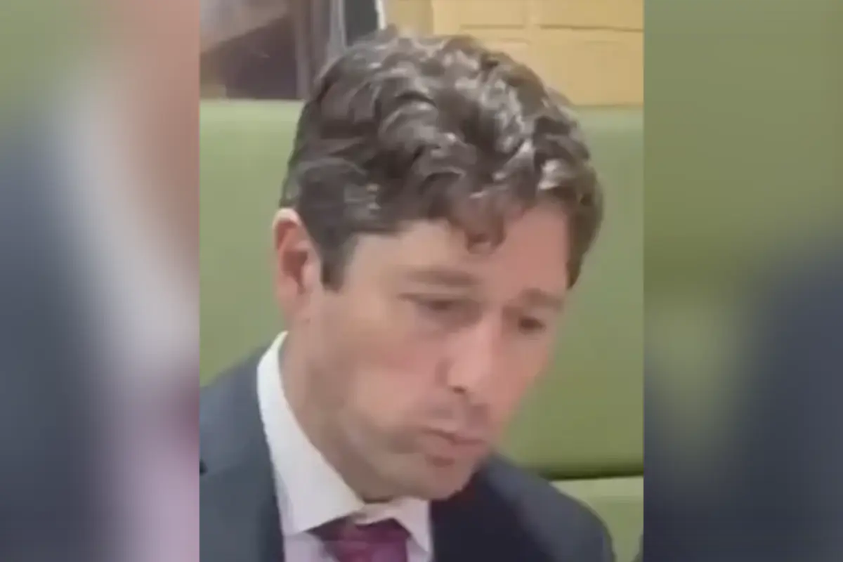 Mayor eats Somali food to virtue signal against Donald Trump, INSTANTLY regrets doing so