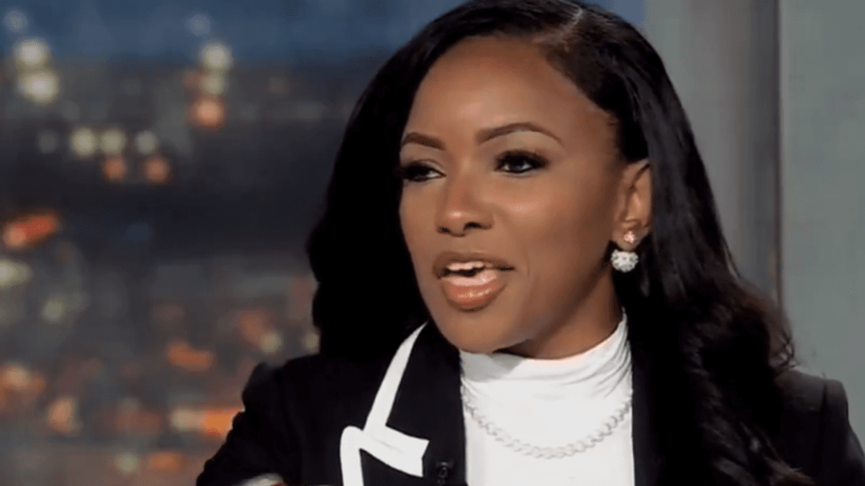 Jasmine Crocket gets called out for accusing Hispanic Texans of a "slave" mentality, but tries to pretend she never said it