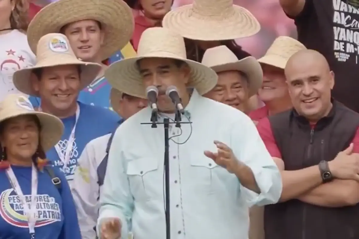 Maduro responds to America seizing one of his oil tankers by... belting out a classic 80s pop song