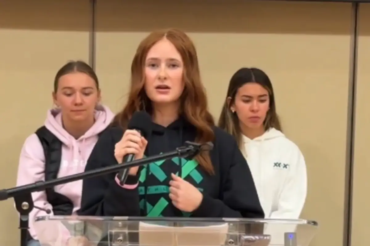 Student blasts her school after she was accused of “misgendering” a man who was in the girls' locker room