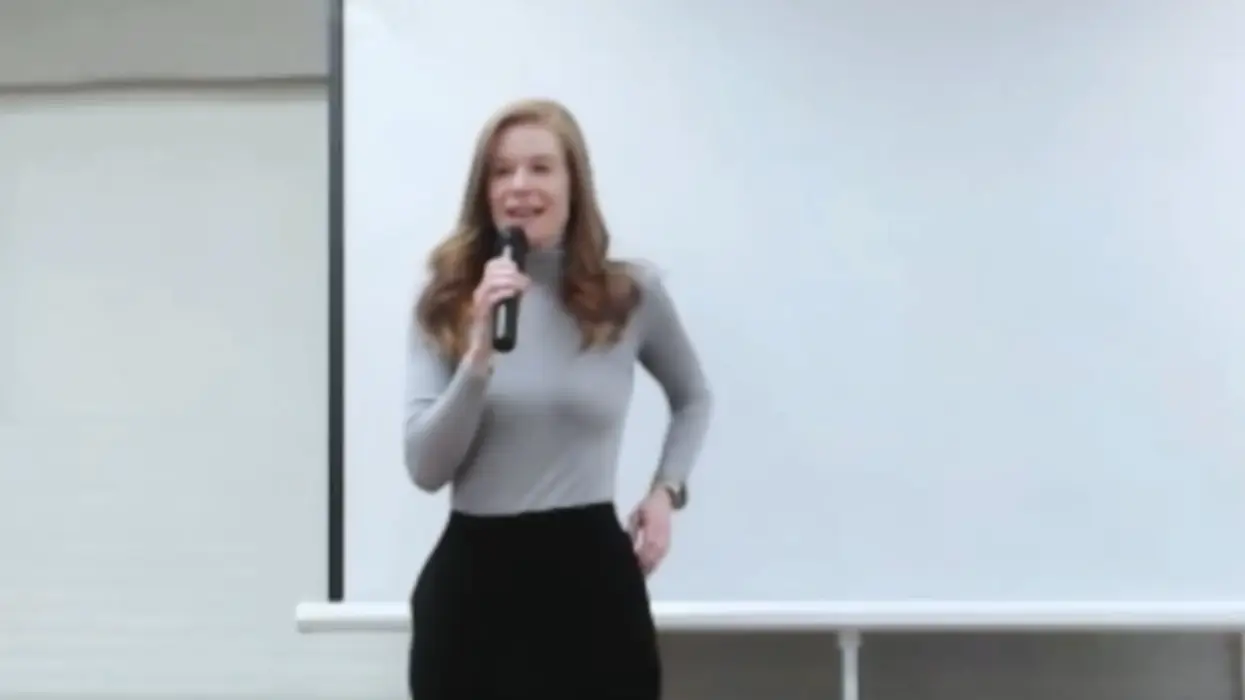 Democrat official brags about being so unhinged, if she saw Amy Comey Barrett she'd throw a beer at her