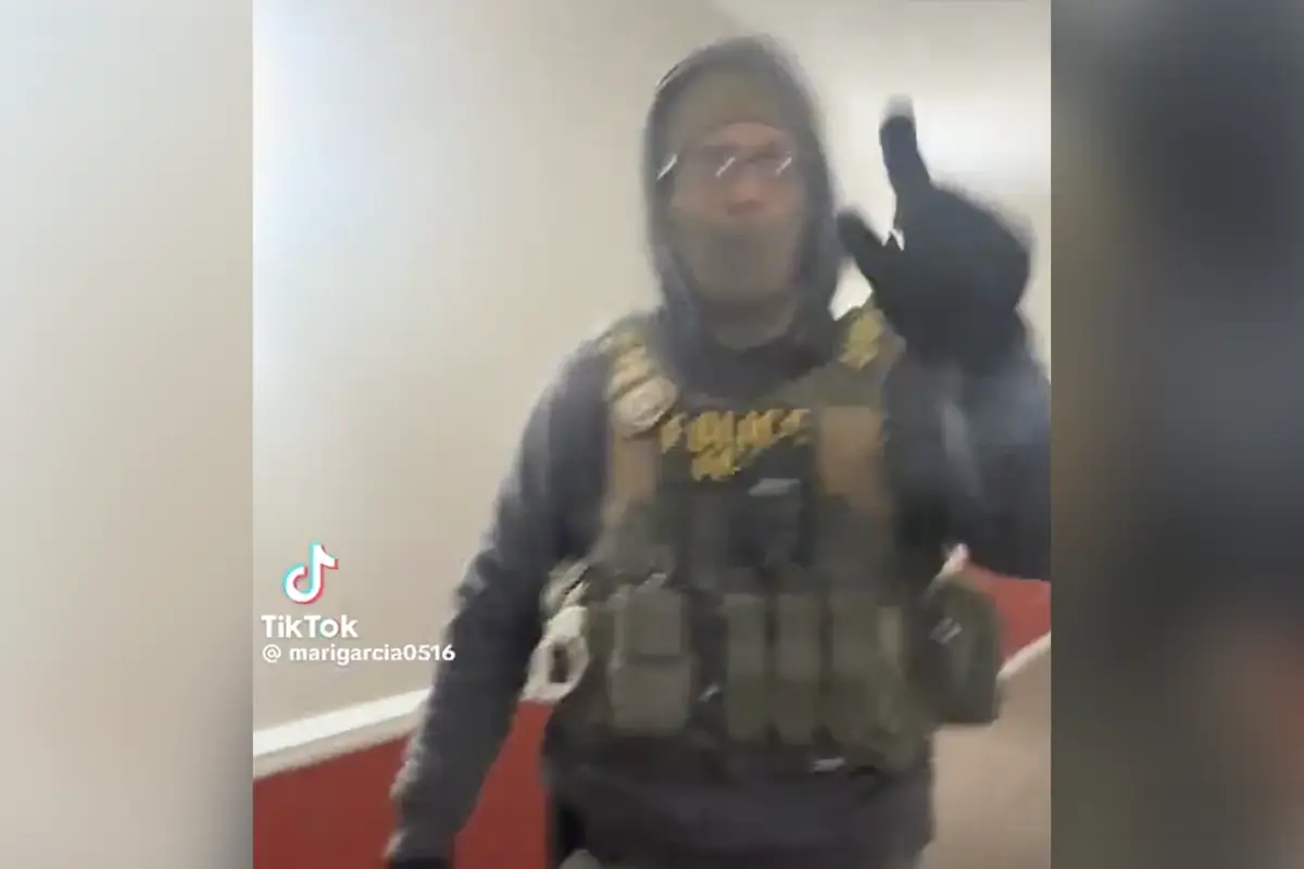 Entitled woman demands to see ICE agent's warrant; his four-word response is perfection