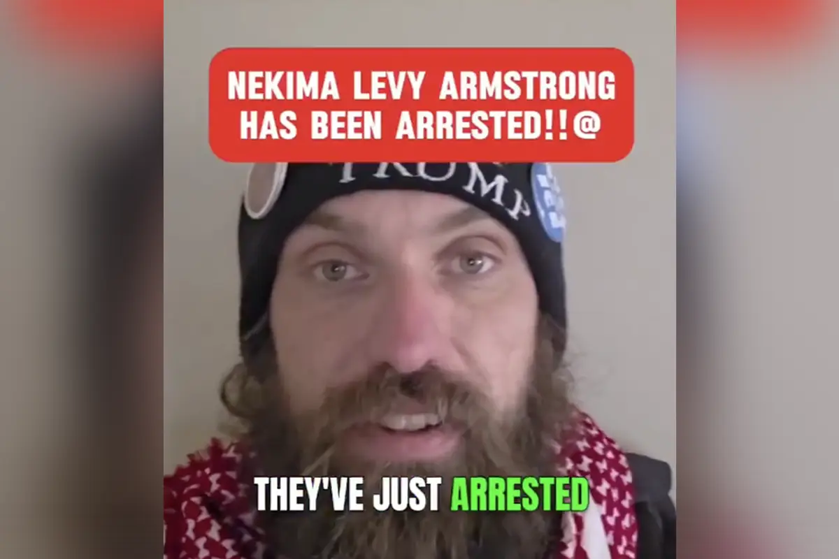 Bearded lunatic screaming at churchgoers has a meltdown after one of his comrades got arrested for invading the MN church