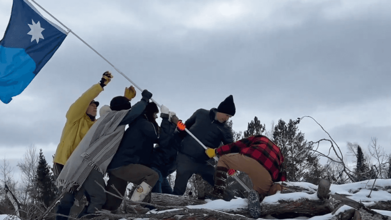 Liberals Plant Minnesota Flag In Snow To Recreate Iwo Jima Flag-Raising In ICE Protest