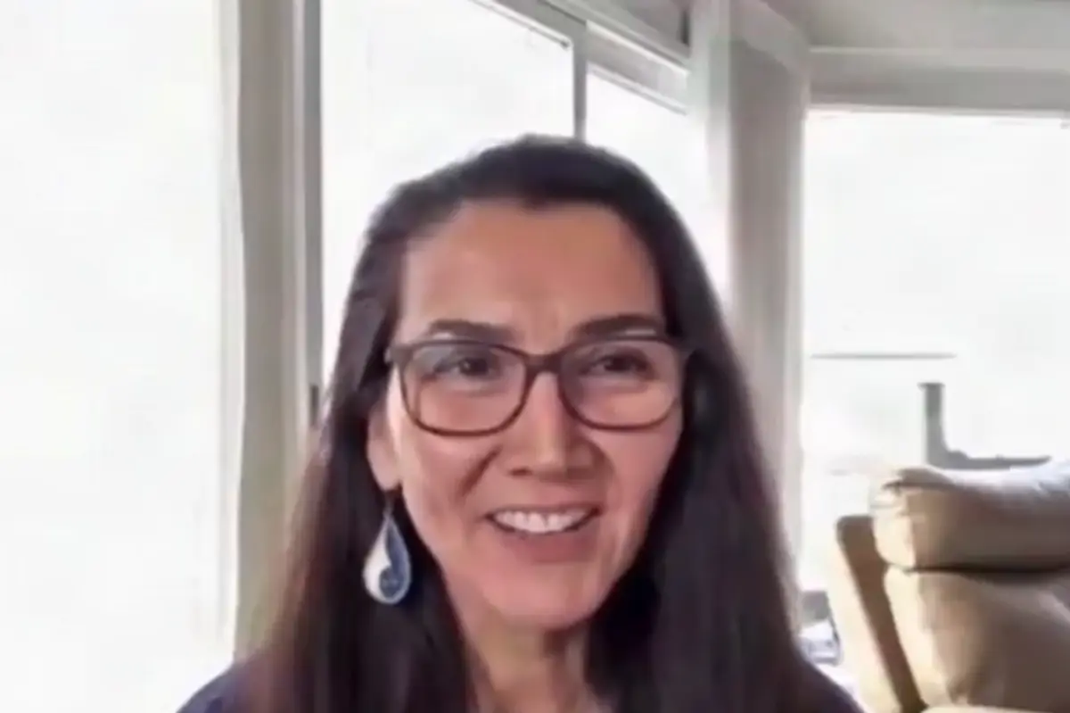 Alaska Senate Candidate Claims Her "Eskimo Name" Is "The One Who Rolled”