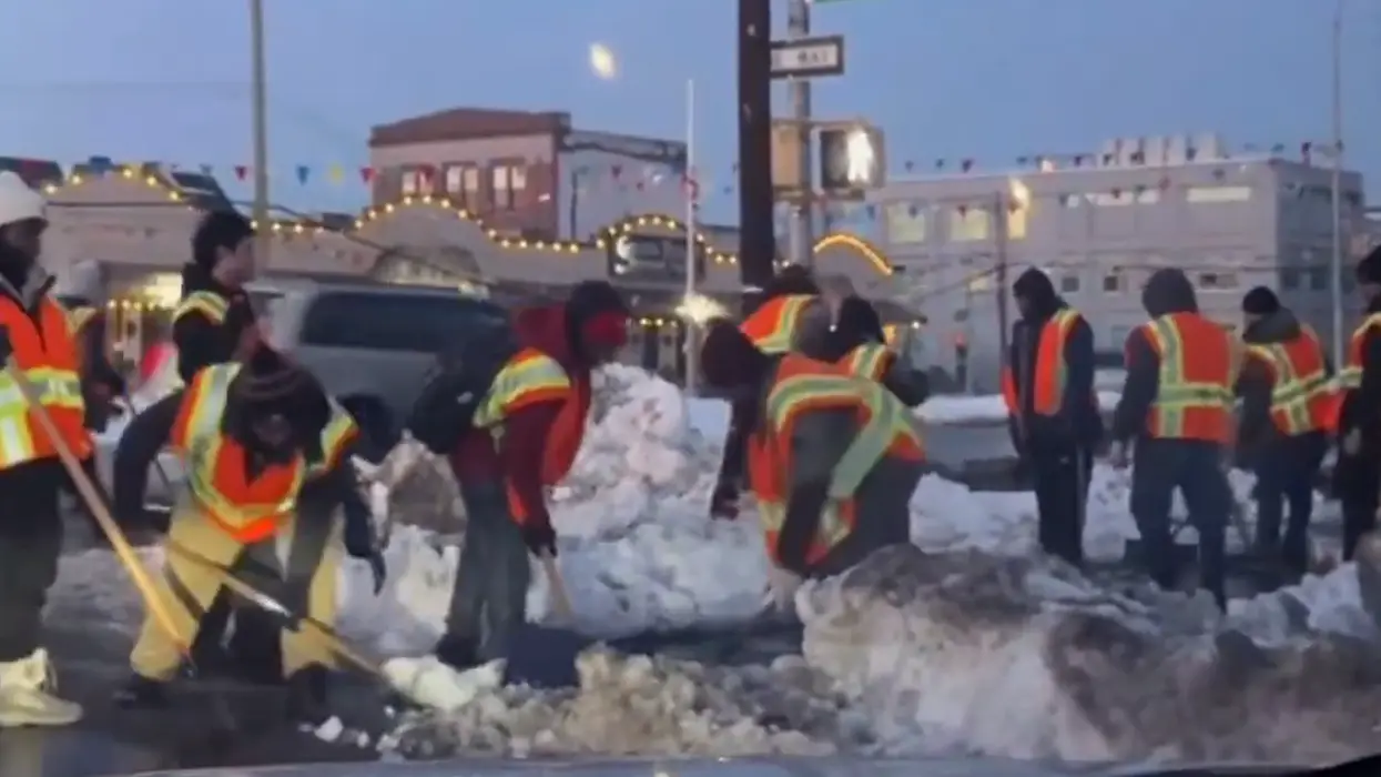 NY taxpayers paid 14 people up to shovel the same pile of snow, thanks to Mamdani