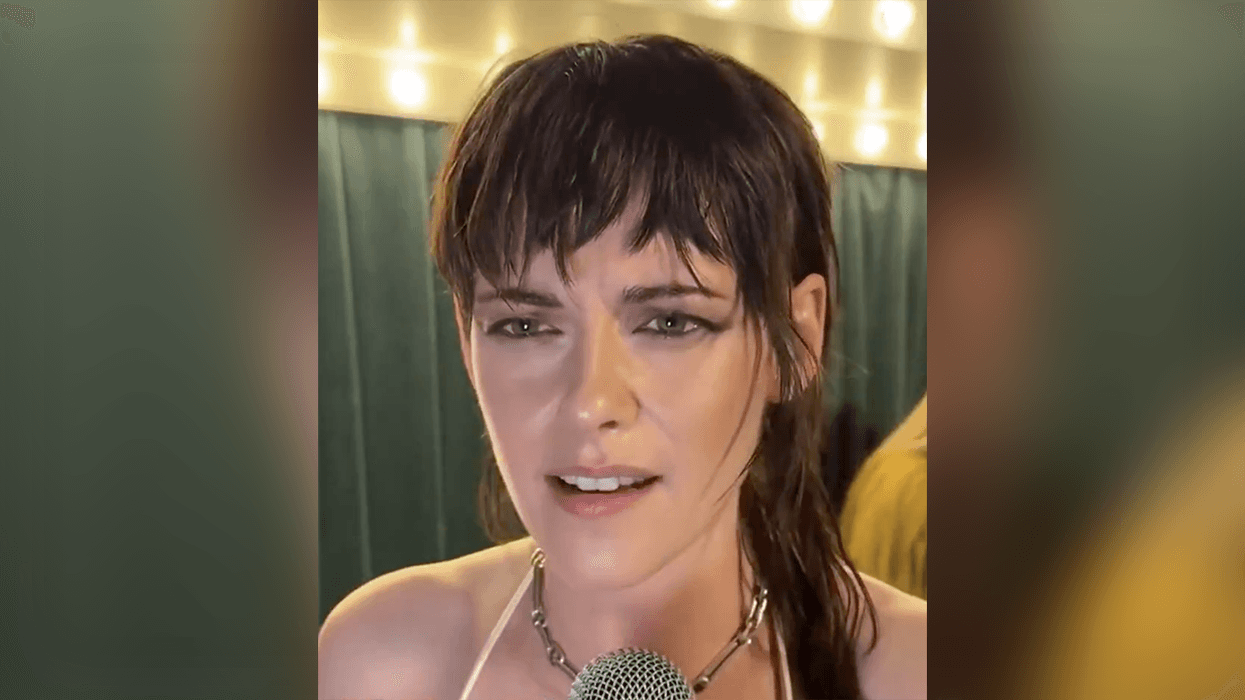 Famous Hollywood actress inexplicably wants you to boycott cheeseburgers to protest Trump deporting people