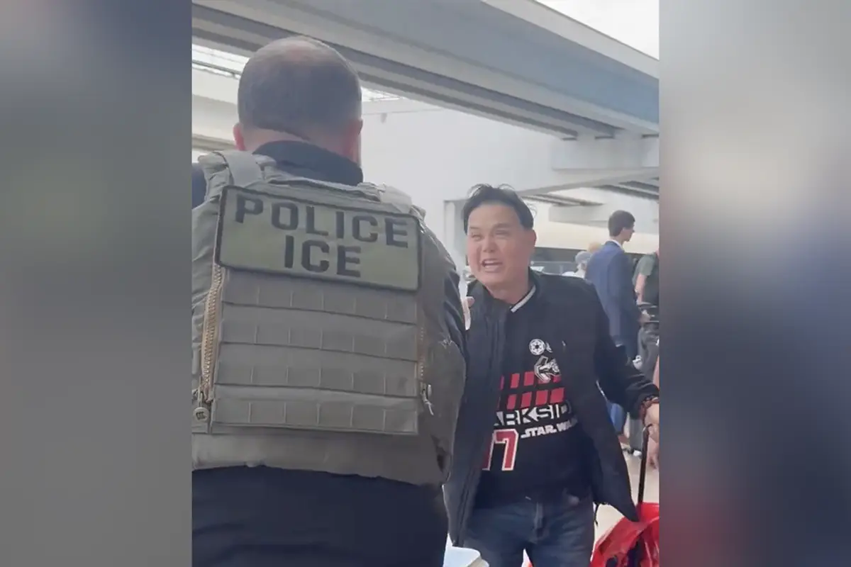 Democrats played themselves now that airport travellers are seeing what awesome people ICE agents are