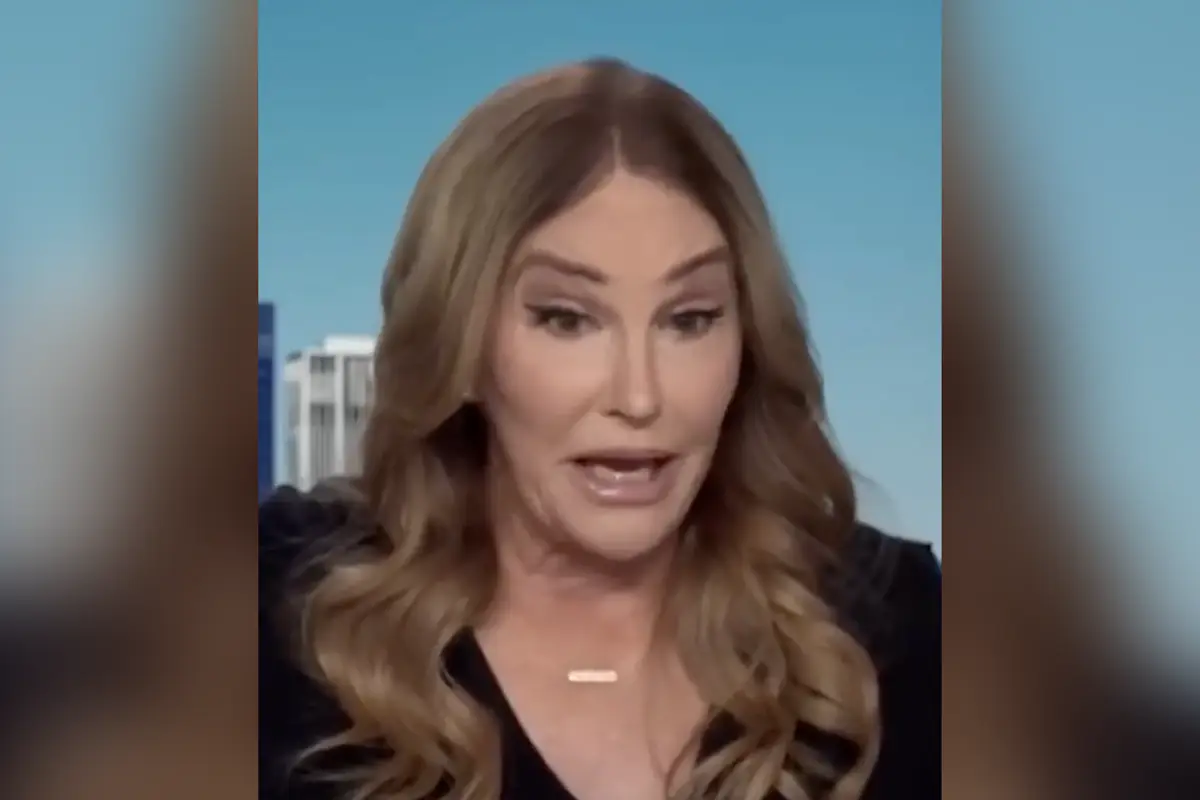 Caitlyn Jenner calls himself a HYPOCRITE for accepting a "woman" of the year award