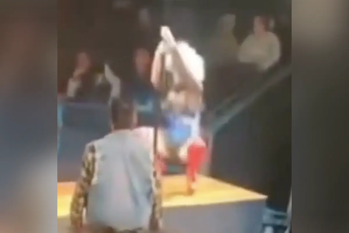 Canadian students walk out of a field trip, as it turns out, a drag queen show is inappropriate for children