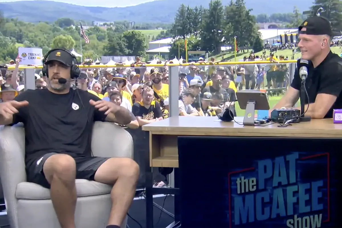 Aaron Rodgers goes BONKERS over "absolute criminal" Anthony Fauci caught lying about everything