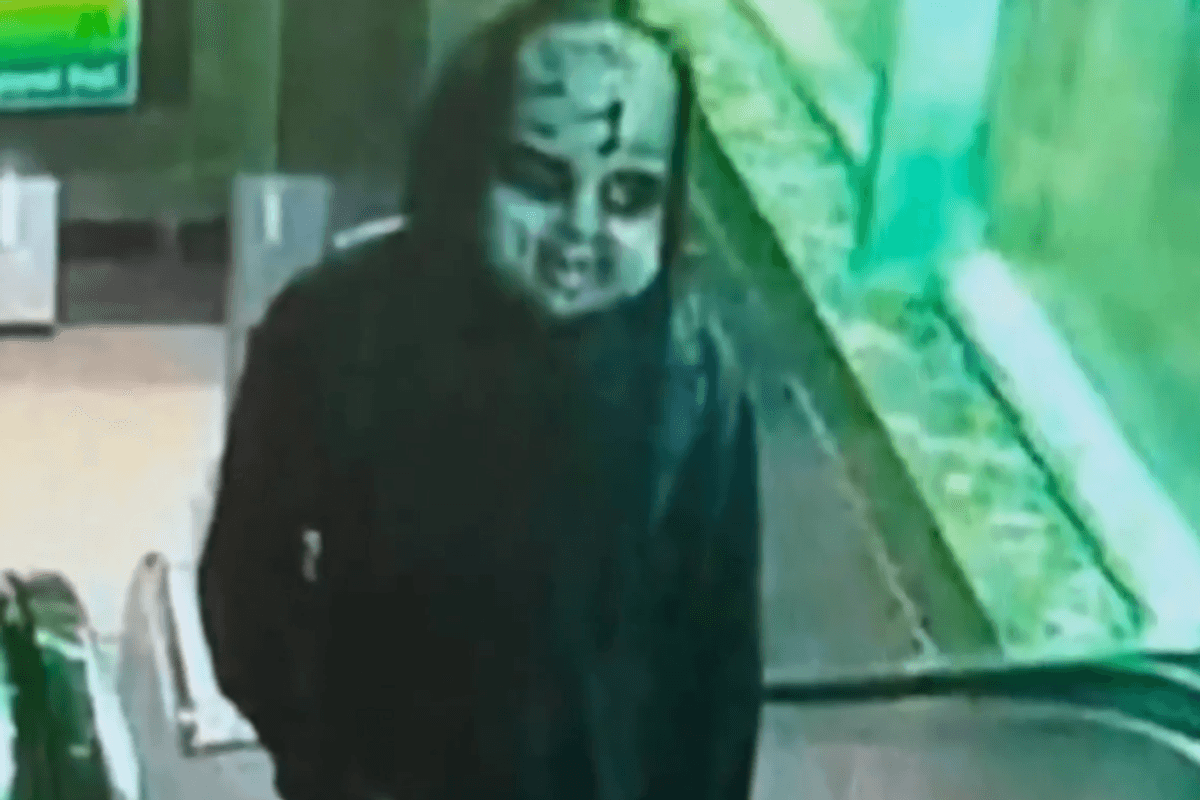 Man In Creepy Chucky Mask Is Chasing Innocent People In Philadelphia