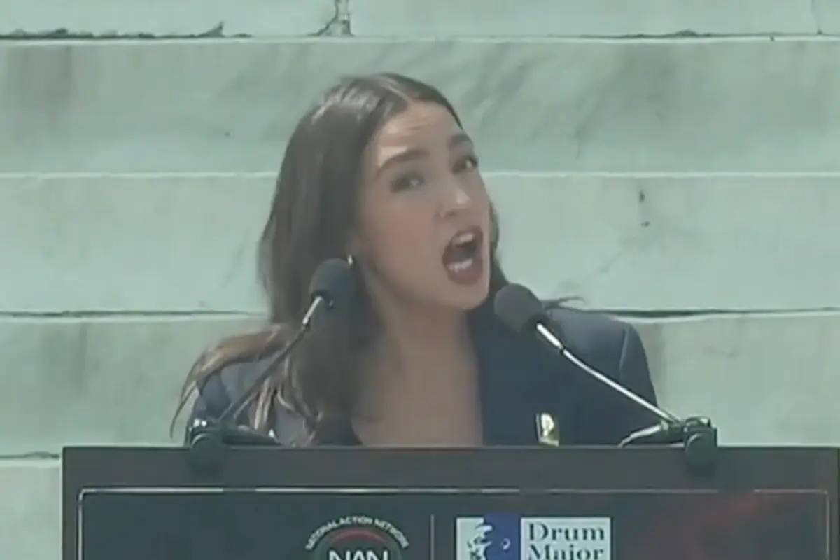 AOC forgets what accent she's supposed to use to pander to black people, starts stuttering