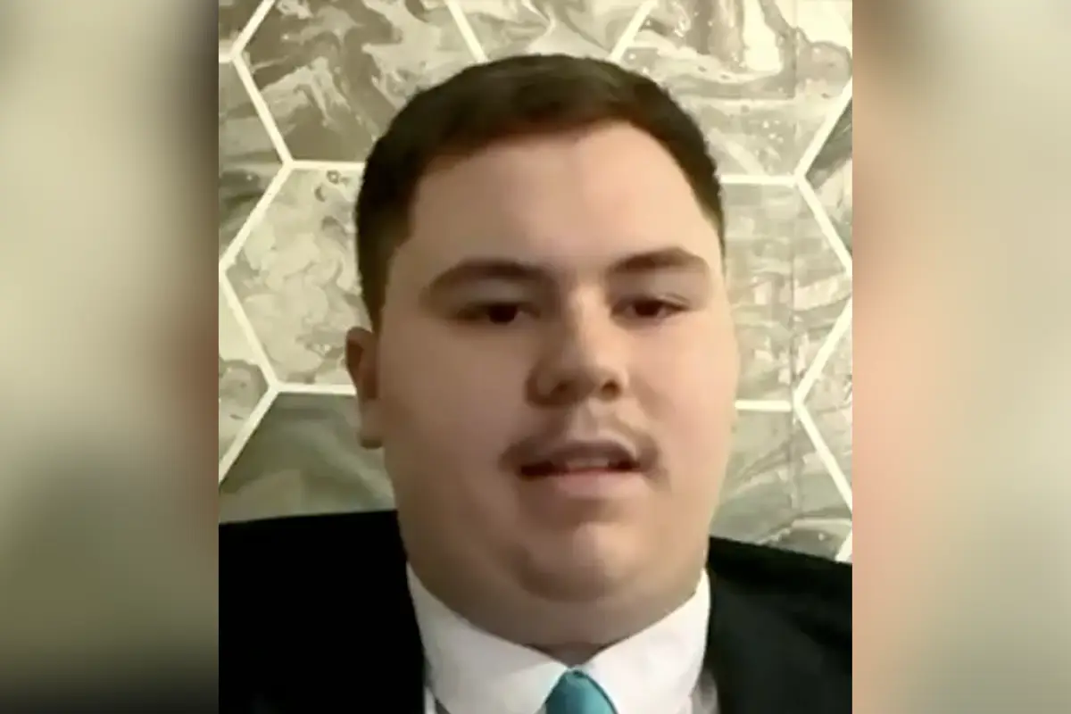 Teen gets arrested for Facebook post mocking a politician's clothes, and he's speaking out