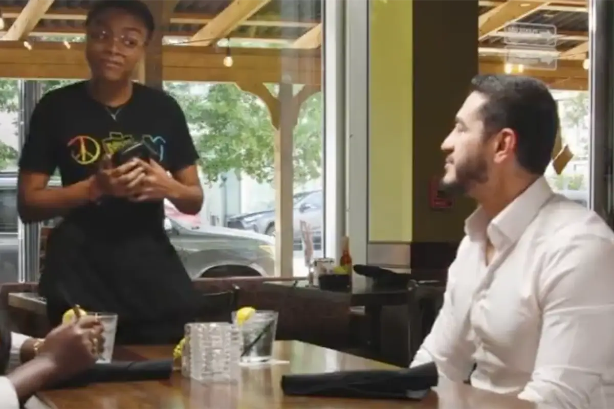 Abdul El-Sayed has an issue with Black voters, thinks this "not a gas station Abdul" video of him ordering fried chicken will help