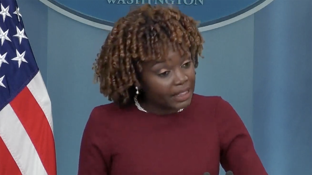Karine Jean-Pierre address Ron DeSantis's illegal immigration stunt. June 8, 2023